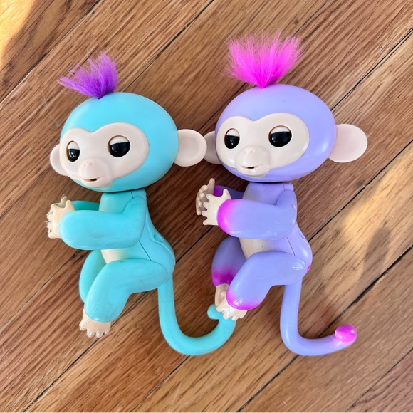 Fingerlings Monkeys set of two - Picture 1 of 4